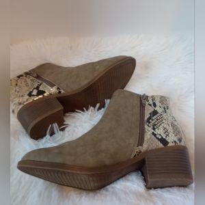 Women's Steve Madden Boots Size 5